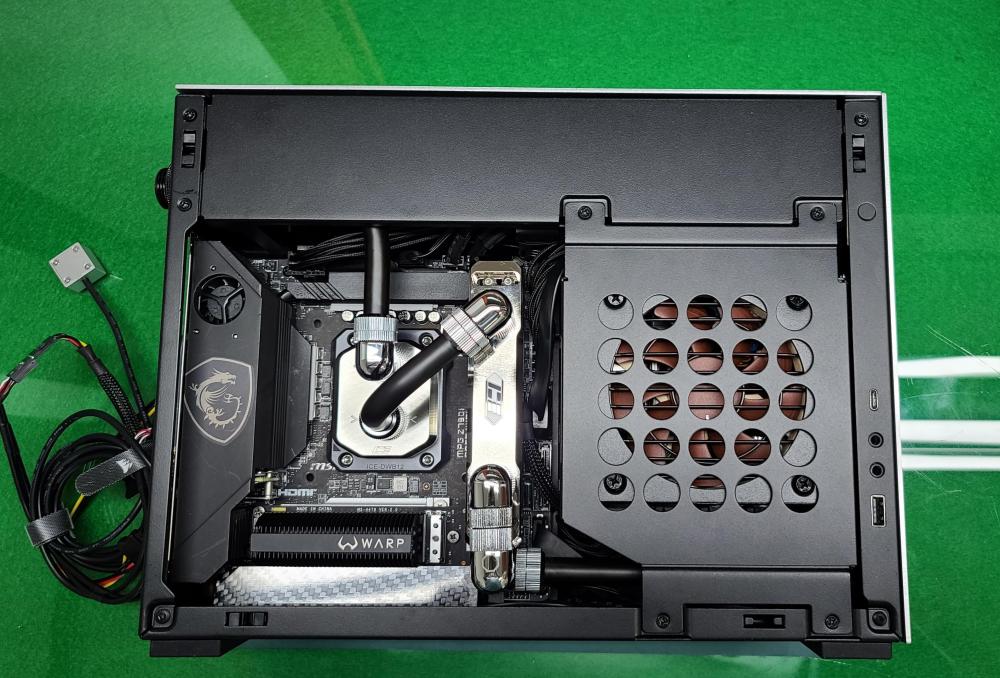 a4-h20-gpu-ram-cpu-watercooling-from-south-korea-v0-mtsmv3ugnnza1.thumb.jpg.72414fe6f8aba3aa1b21bae030f3a7c8.jpg