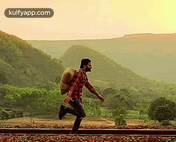 catching-train-arjuna-phalguna.gif.be61a30760b5e10f90e238295e920662.gif