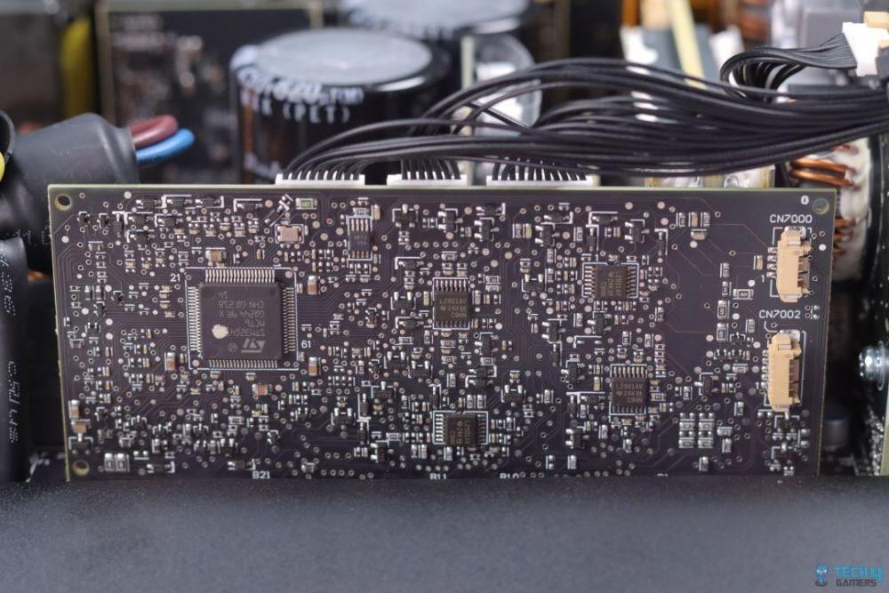 10-XPG-Fusion-1600W-Titanium.thumb.jpg.7ca26f9f698b7eebb164443fbc82a967.jpg