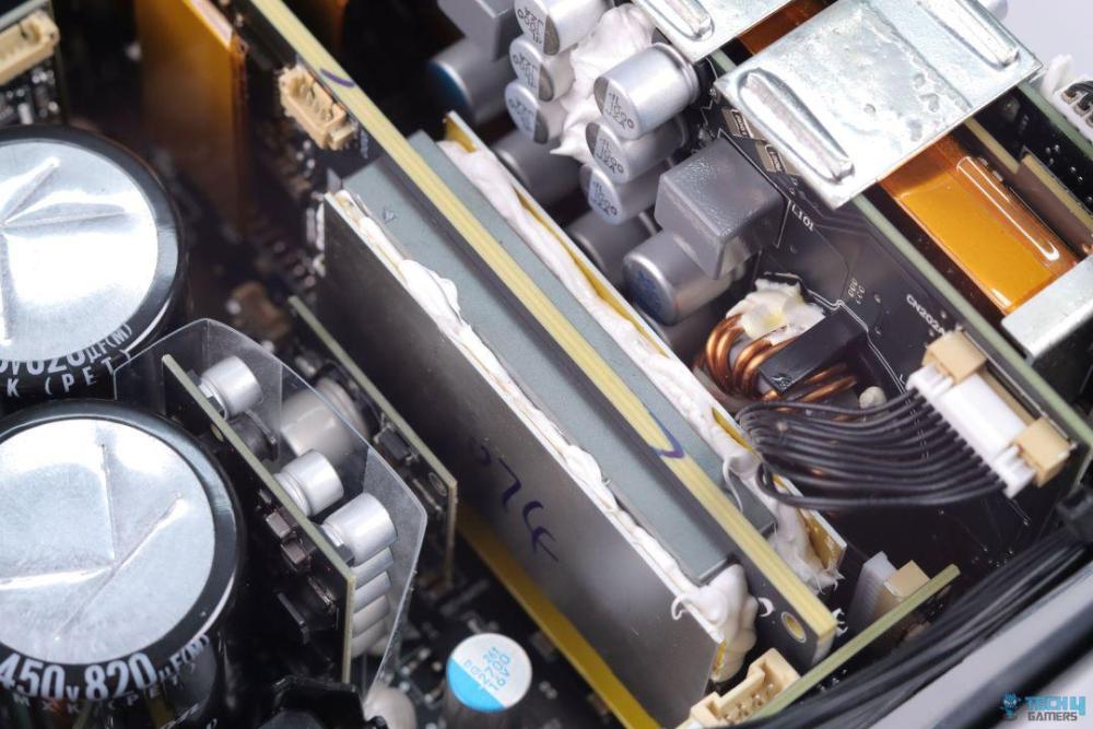 2-XPG-Fusion-1600W-Titanium-Planar-Transformer-1.thumb.jpg.e8ecad530bd7caa22cf39ef85c6d7159.jpg