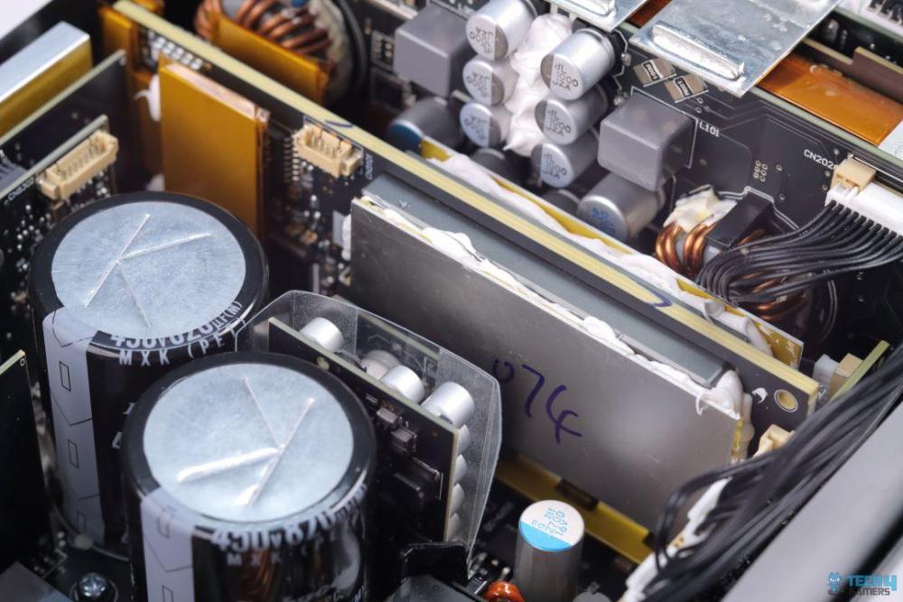 3-XPG-Fusion-1600W-Titanium-Planar-Transformer-2.thumb.jpg.c701e1b9eaf555f2fc446097afa017ce.jpg