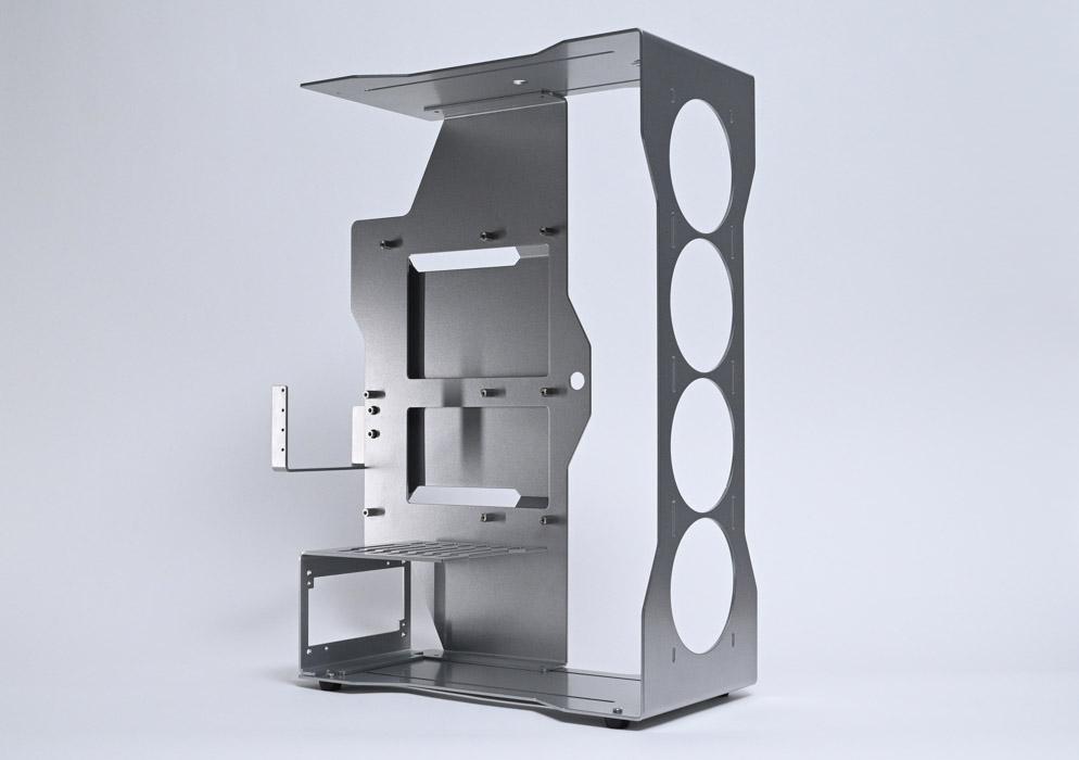 titan-rig-featured-water-cooled-open-air-pc-valkyrie-by-haurjie-1.jpg.b021f9778735ab425989417b8fa8dc93.jpg