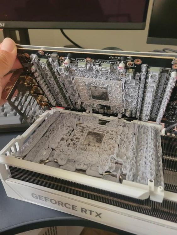 rtx-5090-aorus-master-owners-beware-v0-szy3w6p4wq8h1.thumb.jpeg.6baa736109fc59343b52cd9cdcca55da.jpeg