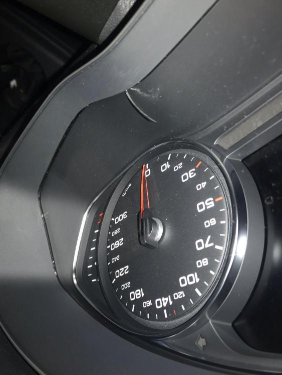 Pęknięta szybka AUDI.jpeg